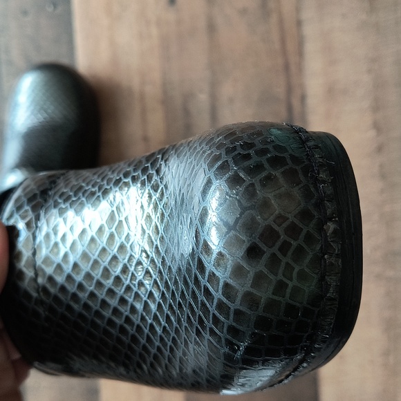 Dansko Snake Print Slip On Clogs Black And Silver Sz 38 7.5-8 Women - Picture 4 of 16
